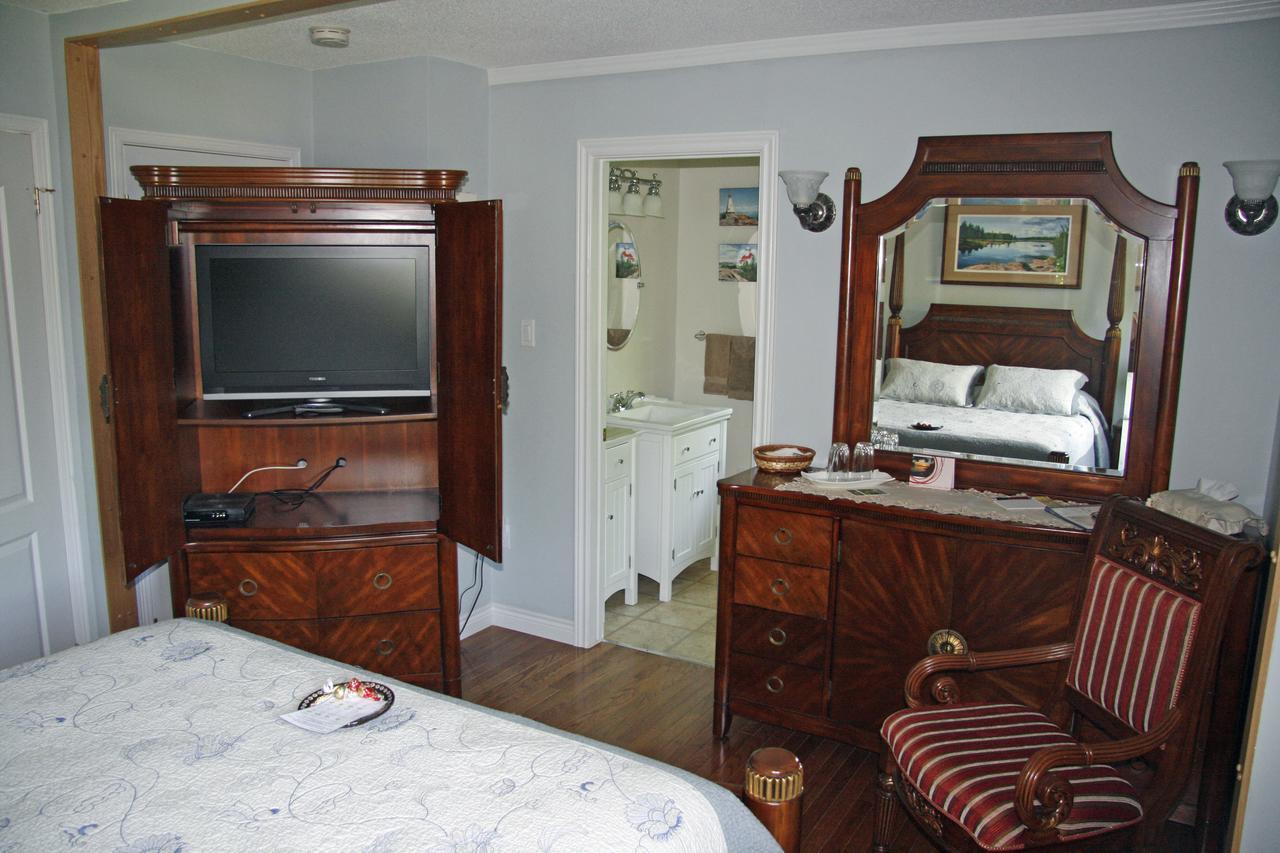Tucked Inn The Harbour B&B Victoria Harbour Kültér fotó